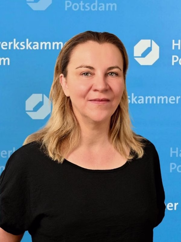 Ansprechpartnerin Annett Bause